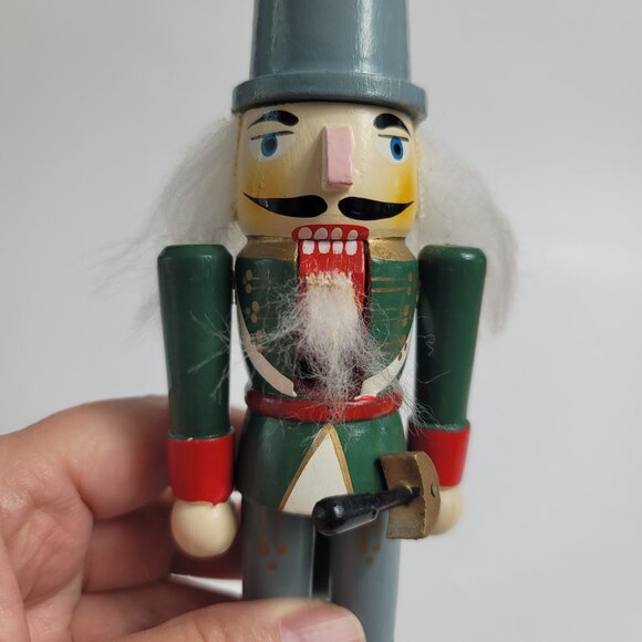 Vintage Santa's Workbench Nutcracker Toy Soldier Green & Red Uniform Gray Hat - Picture 7 of 12